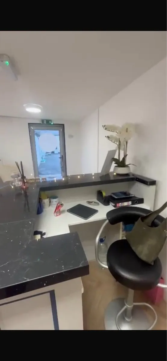 Reception Desk - Image 4