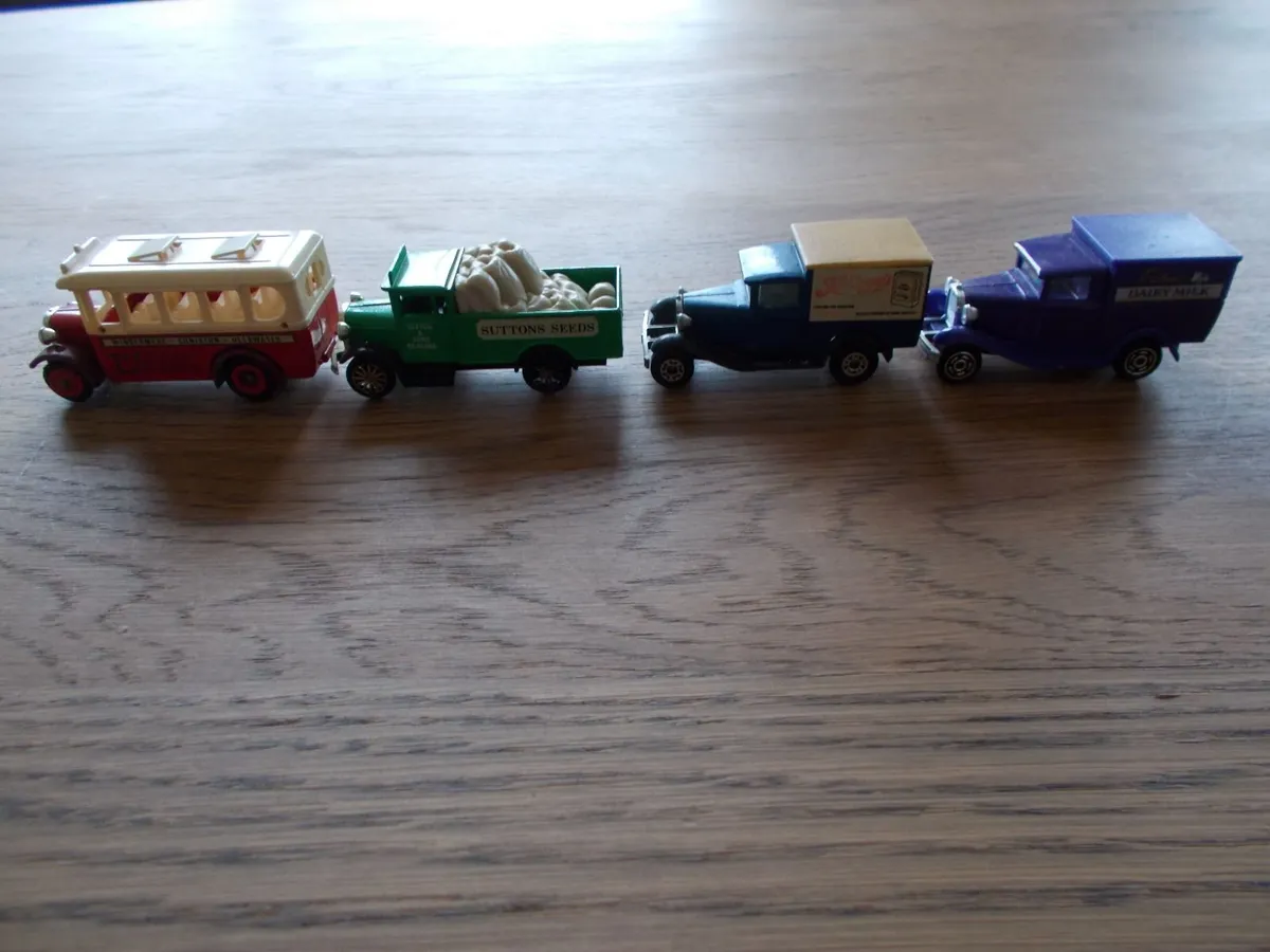 Eight Model Trucks & Vans - Image 4