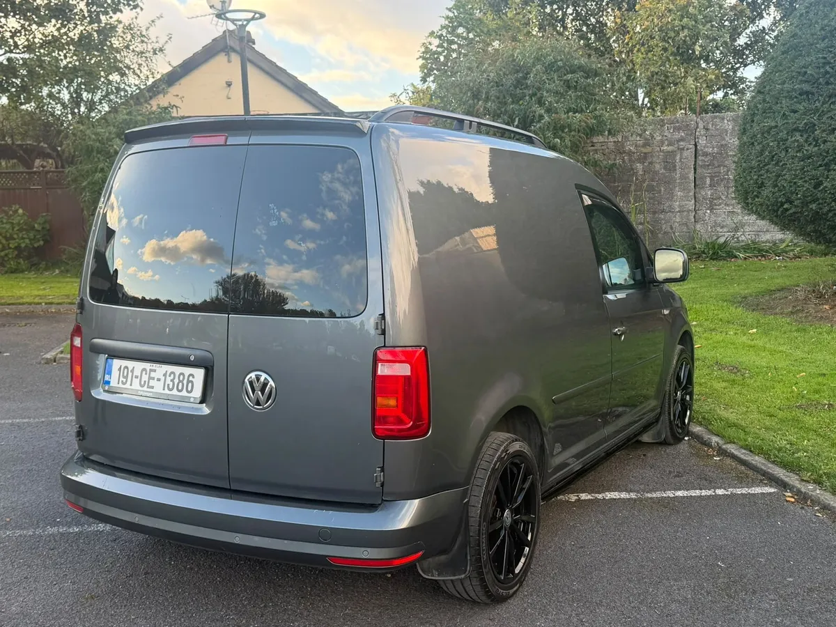 VW CADDY 2.0L AUTOMATIC - Image 4