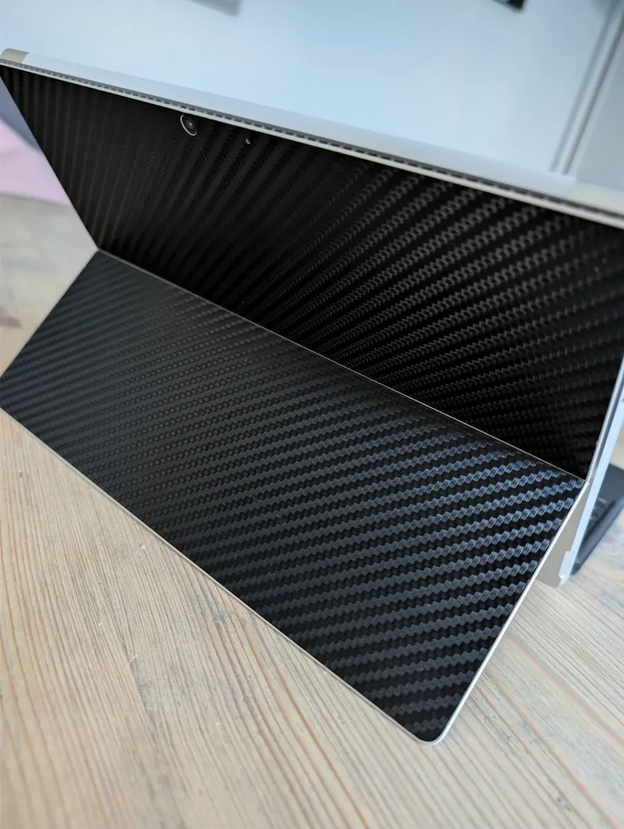 Microsoft Surface Pro 8 i7 Like New - Image 1