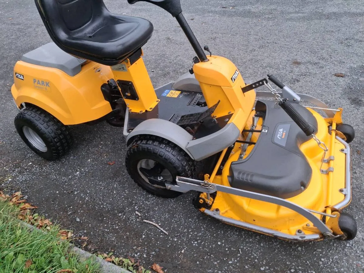 Stiga combi lawnmower - Image 3