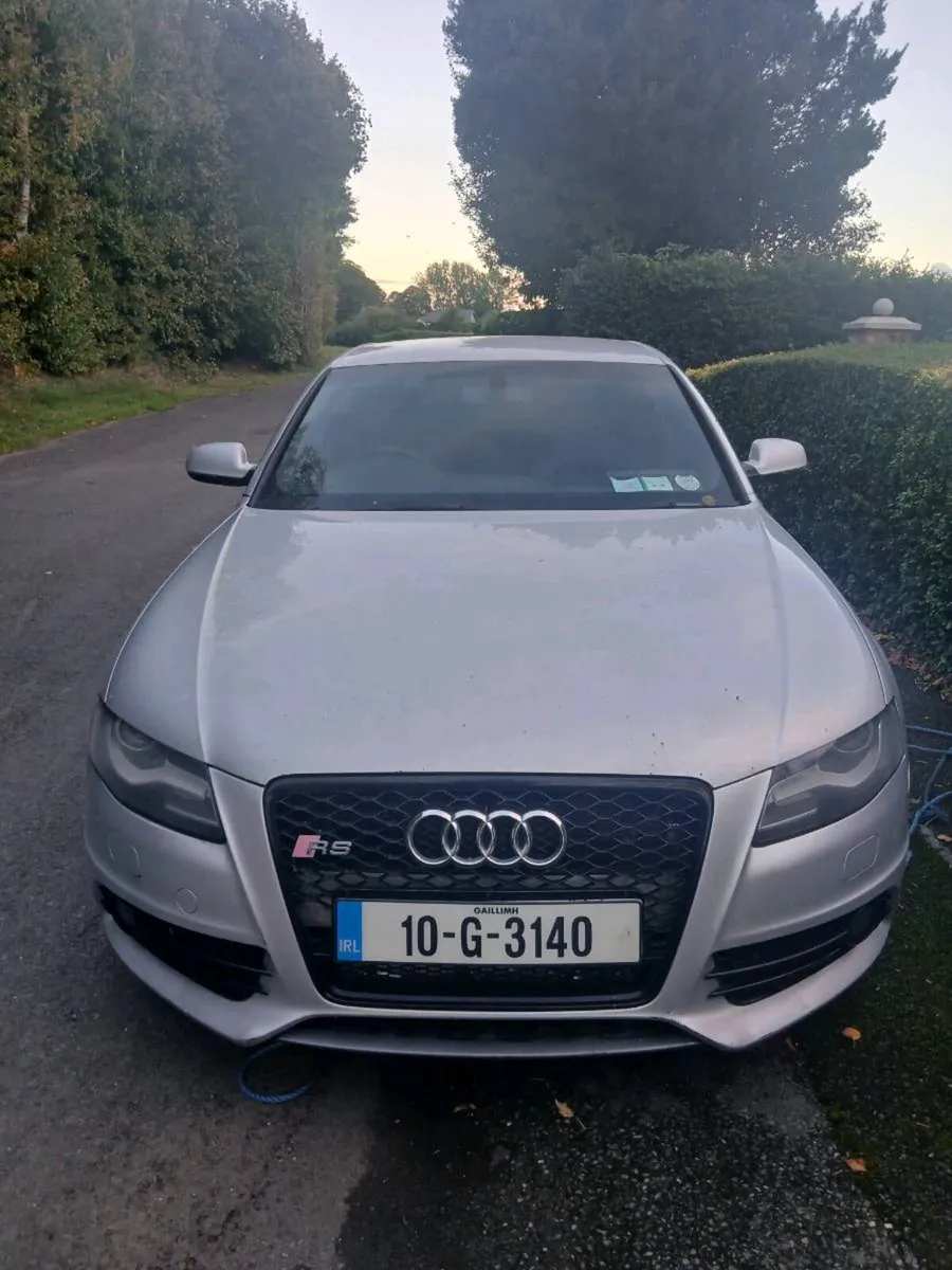 10 Audi A4 2.0 S-LINE - Image 2