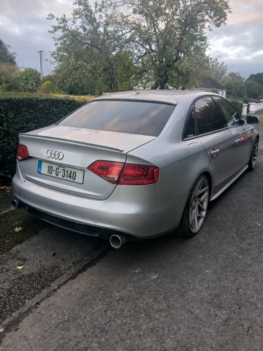 10 Audi A4 2.0 S-LINE - Image 3