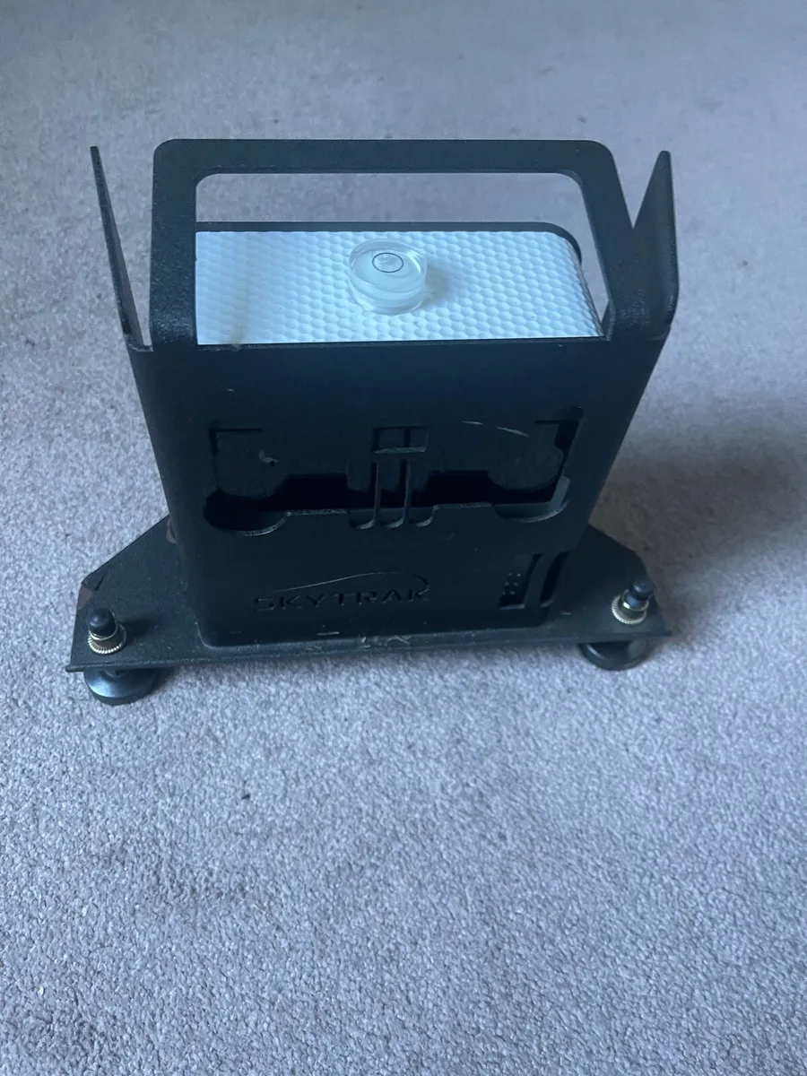 Skytrak Launch monitor/Simulator - Image 2