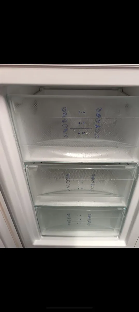Liebherr frost free fridge freezer - Image 2