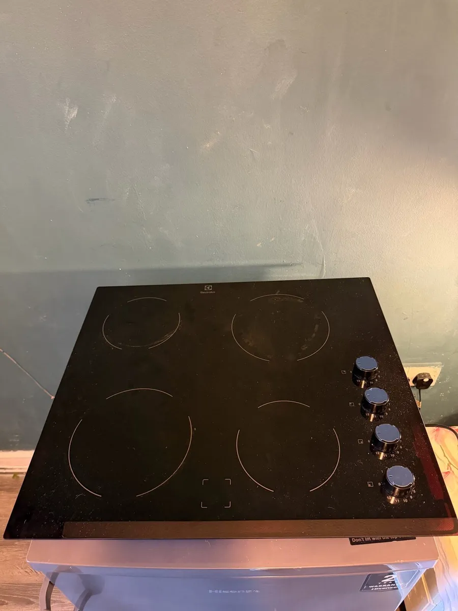 Electrolux 60CM 4 Zone Electric Hob - Image 2