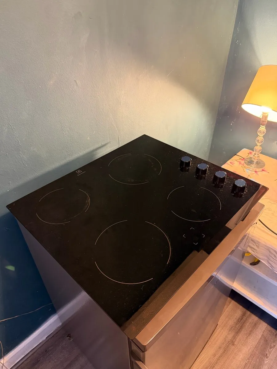 Electrolux 60CM 4 Zone Electric Hob - Image 3