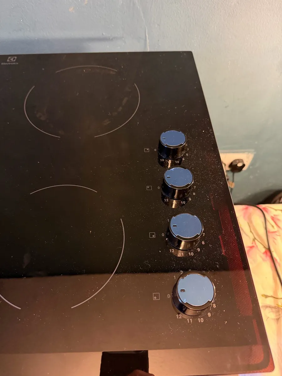 Electrolux 60CM 4 Zone Electric Hob - Image 3