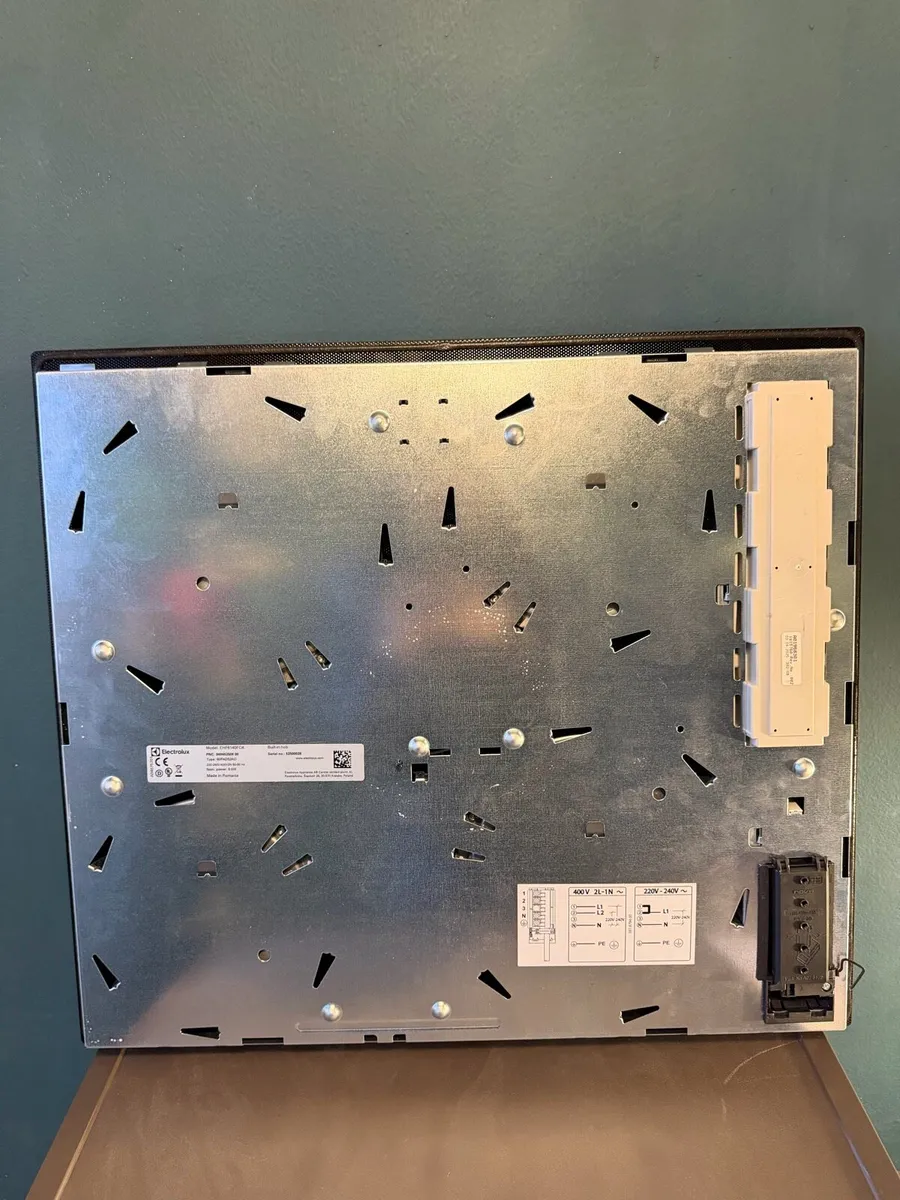 Electrolux 60CM 4 Zone Electric Hob - Image 4