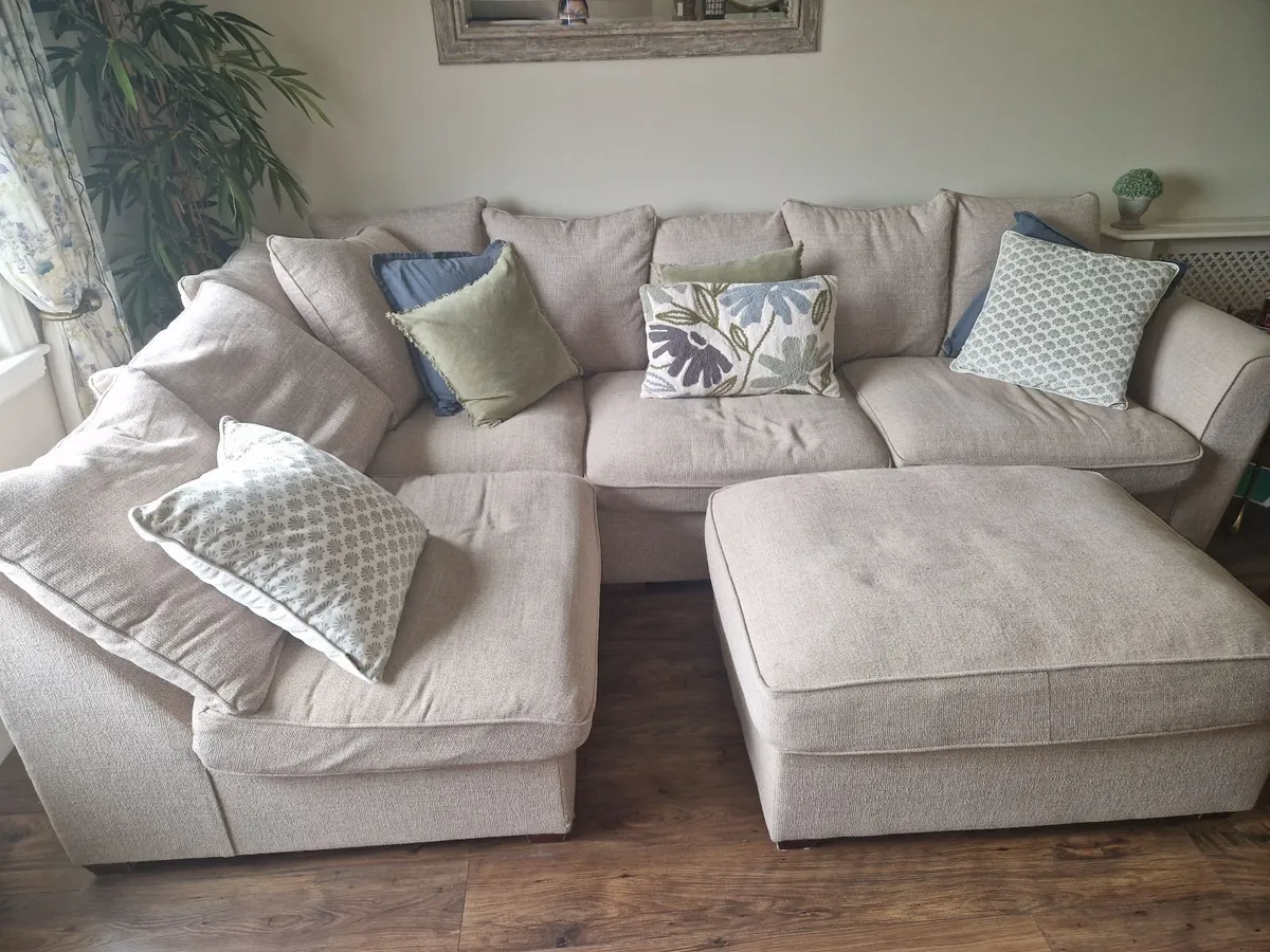 Corner L shaped couch - Image 4