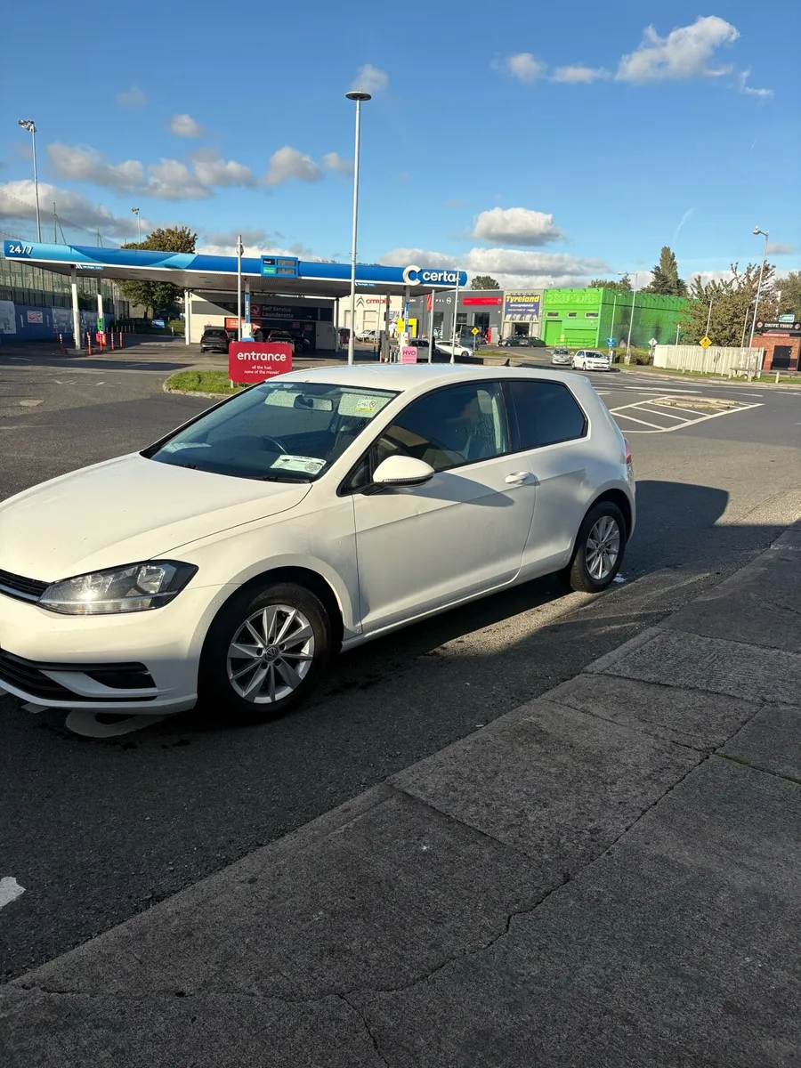 VW GOLF - Image 2