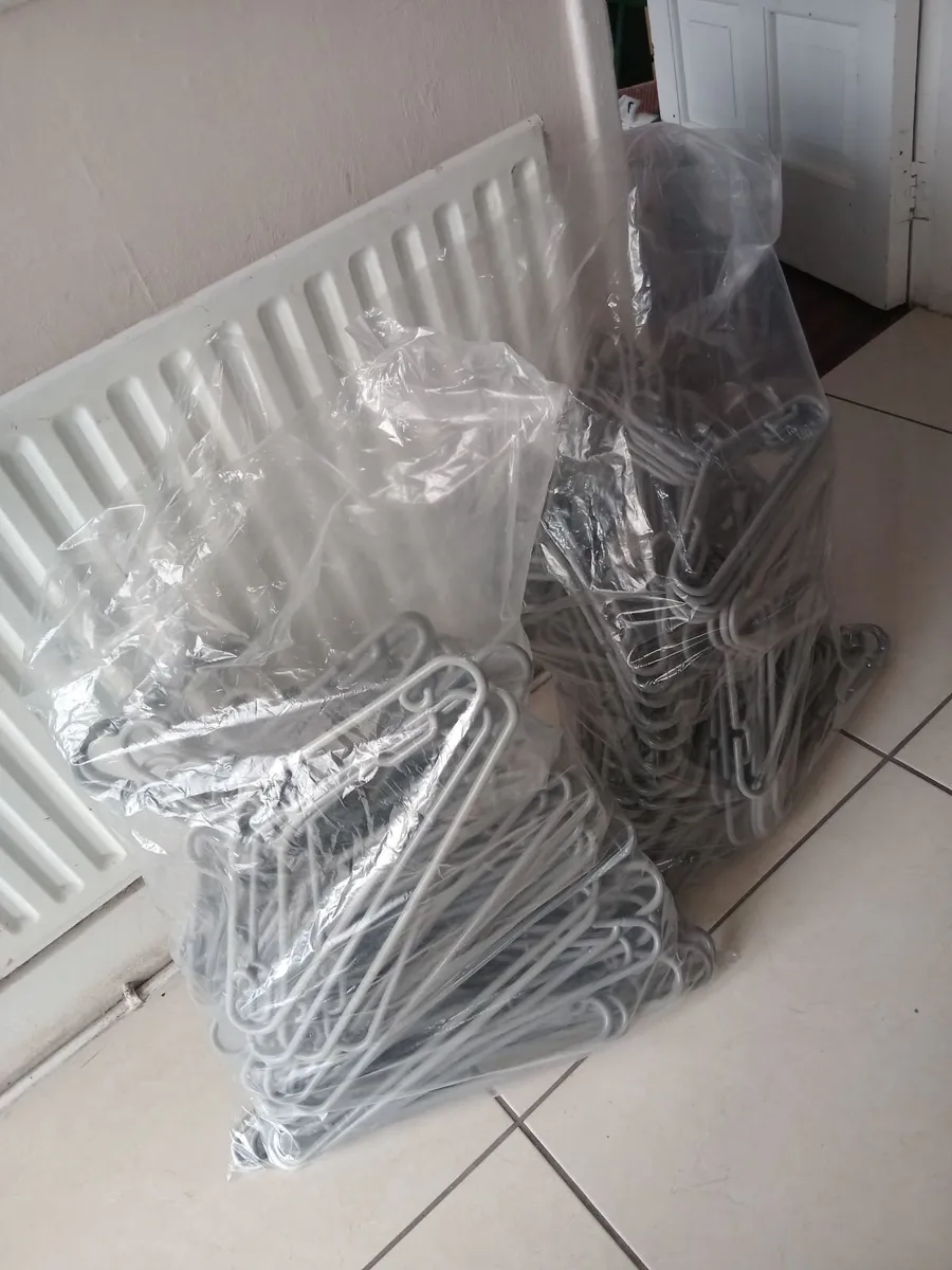 126 CLOTHES HANGERS - Image 2