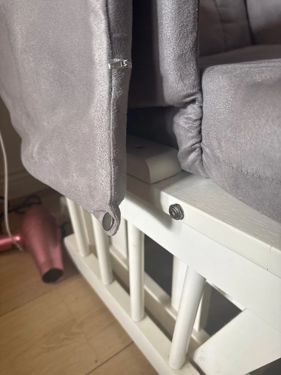 Nursing chair - Image 3