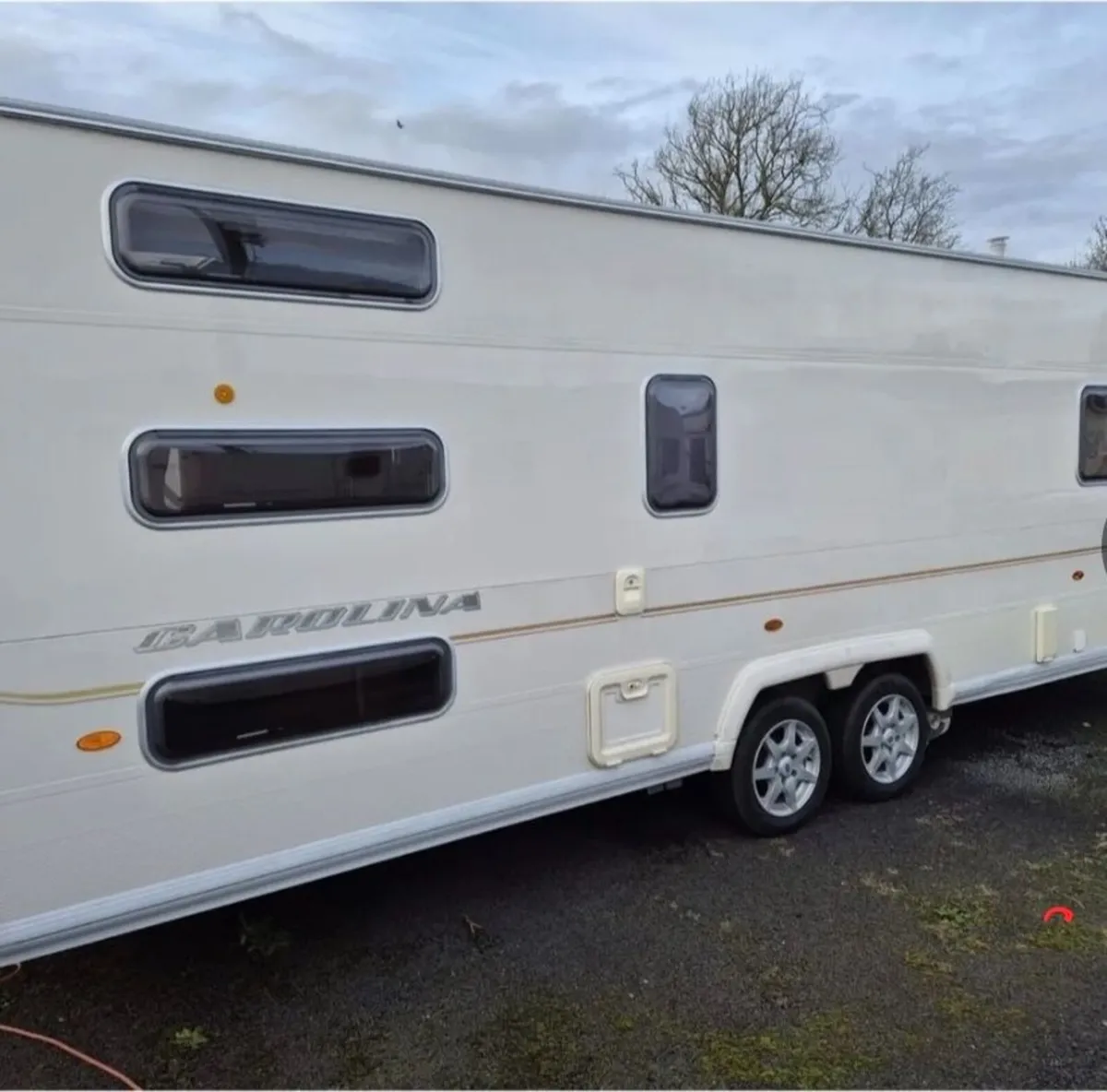 Carolina 5/6 Berth Caravan with Inflatable Awning - Image 1