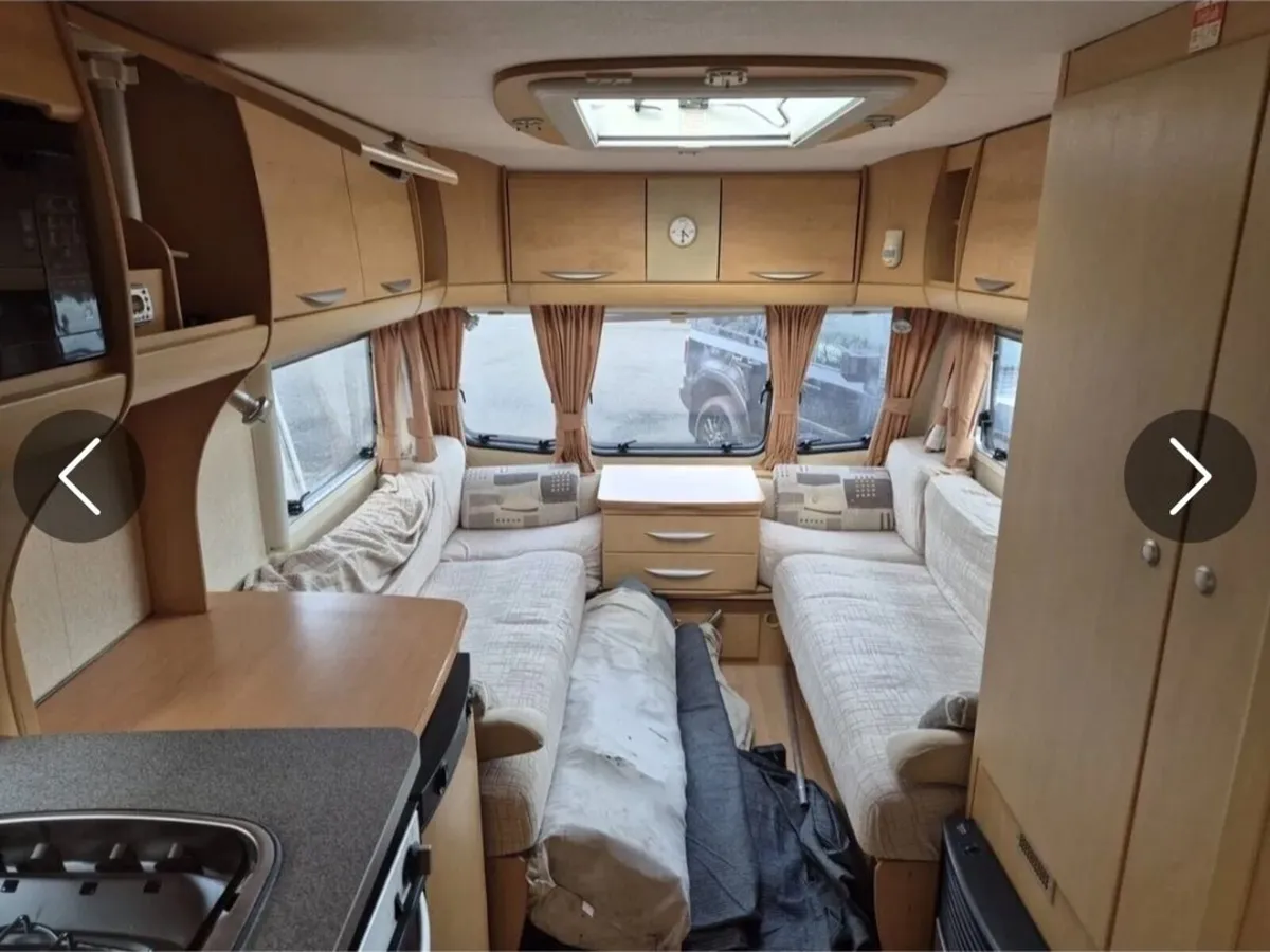 Carolina 5/6 Berth Caravan with Inflatable Awning - Image 2