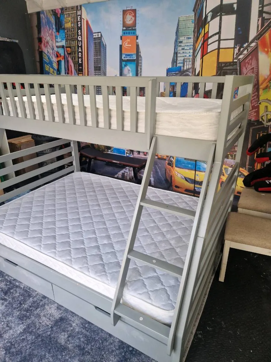 Triple bunk bed - Image 2
