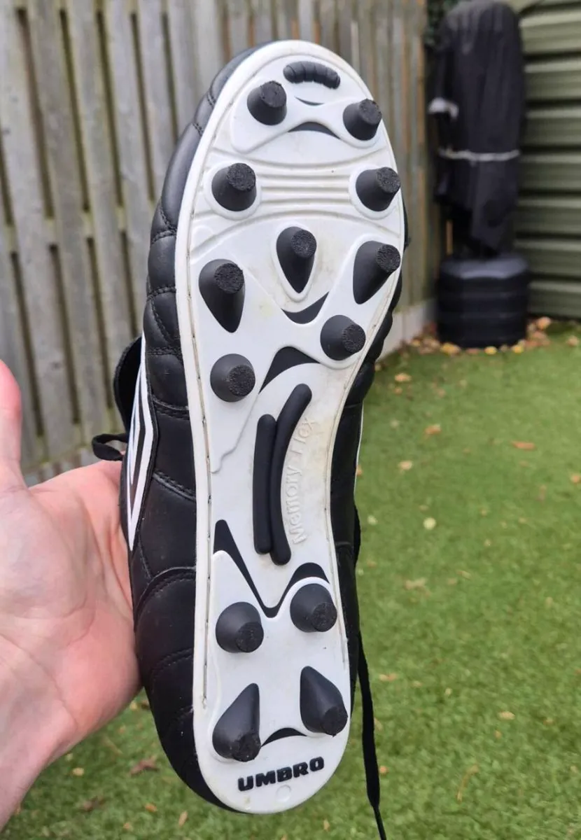Umbro Football Boots Size 11/12 - Image 3