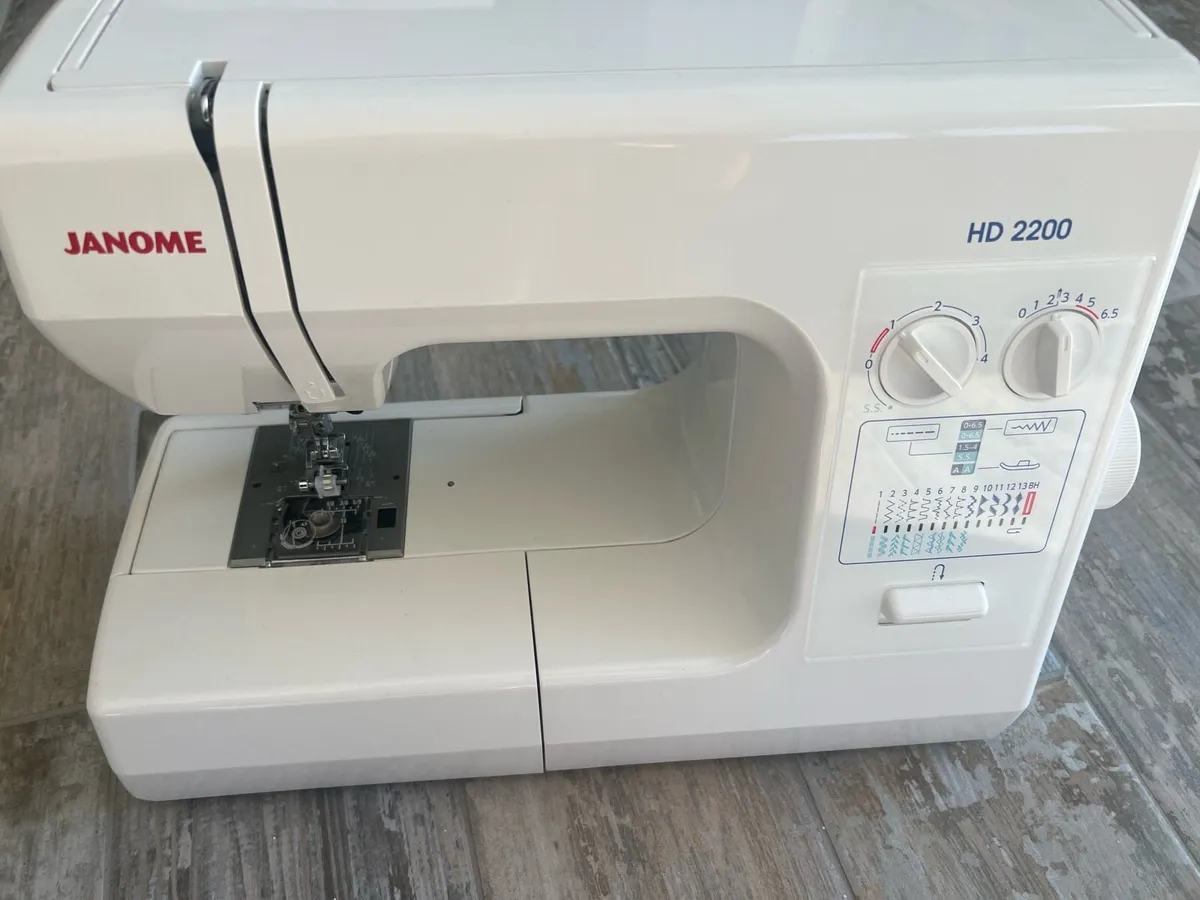 Janome HD2200 Sewing - Image 1