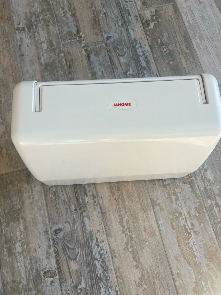 Janome HD2200 Sewing - Image 2