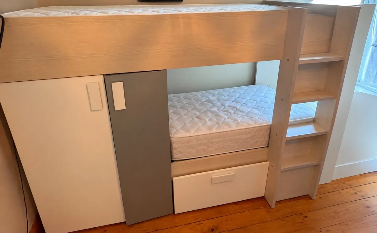 Bunk bed - Image 1