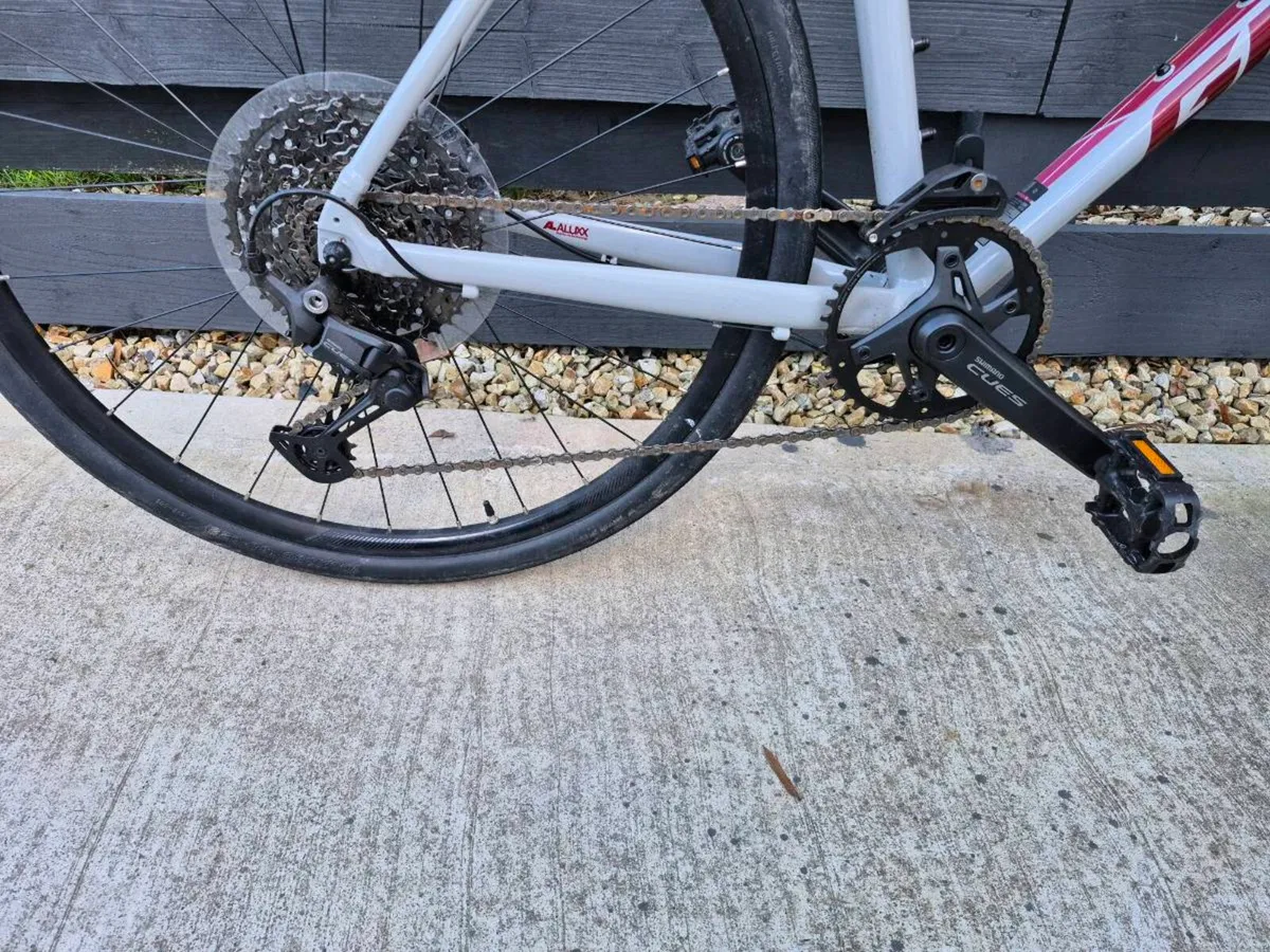Giant Escape hybrid Bike. - Image 3