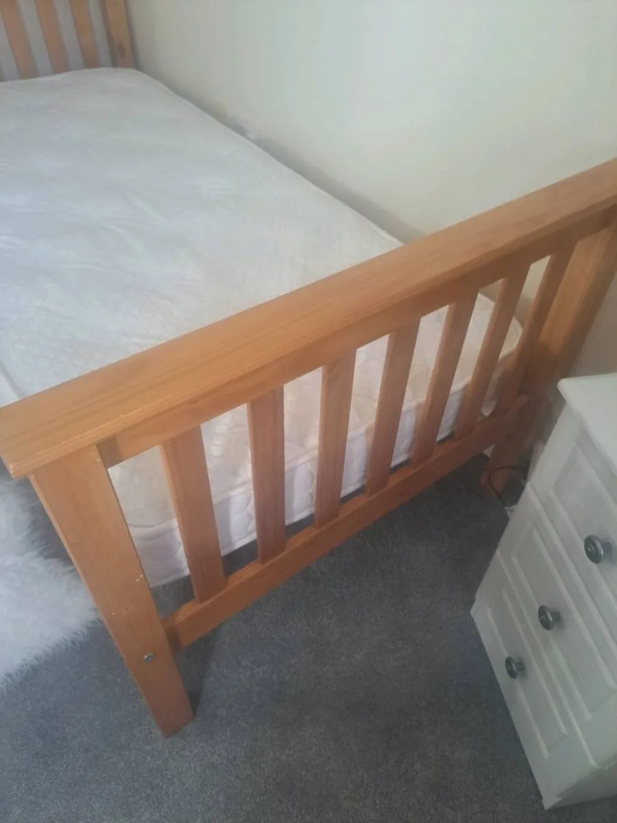 Single pine bed - Image 2