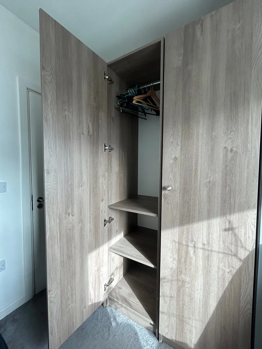 Wardrobe - Image 4