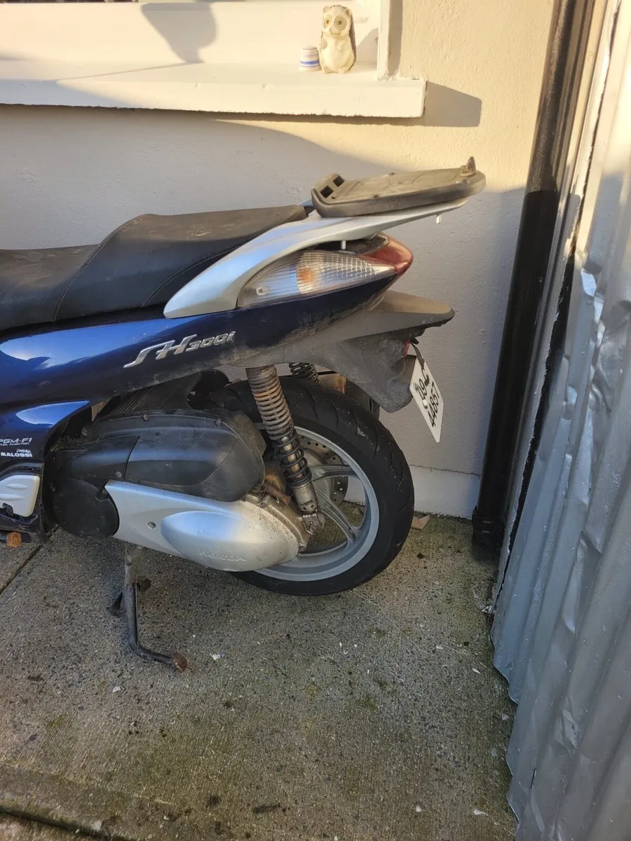 Honda SH. 300.CC 2009 None Runner. Can BeFix - Image 1