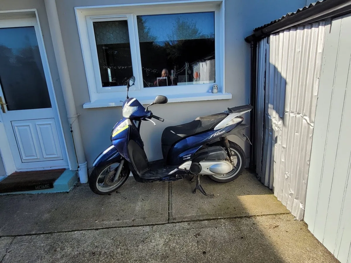 Honda SH. 300.CC 2009 None Runner. Can BeFix - Image 3