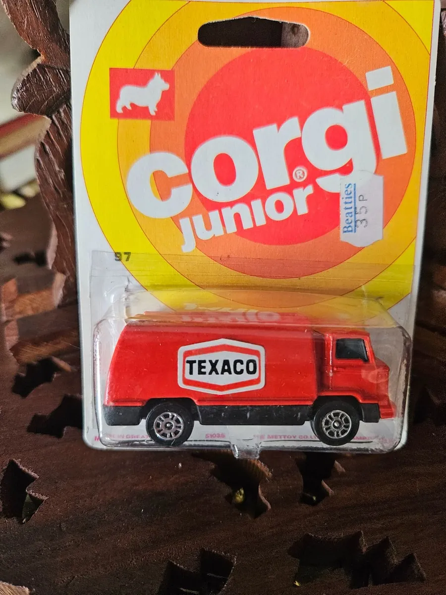 Corgi 1970's Texaco Truck - Image 2