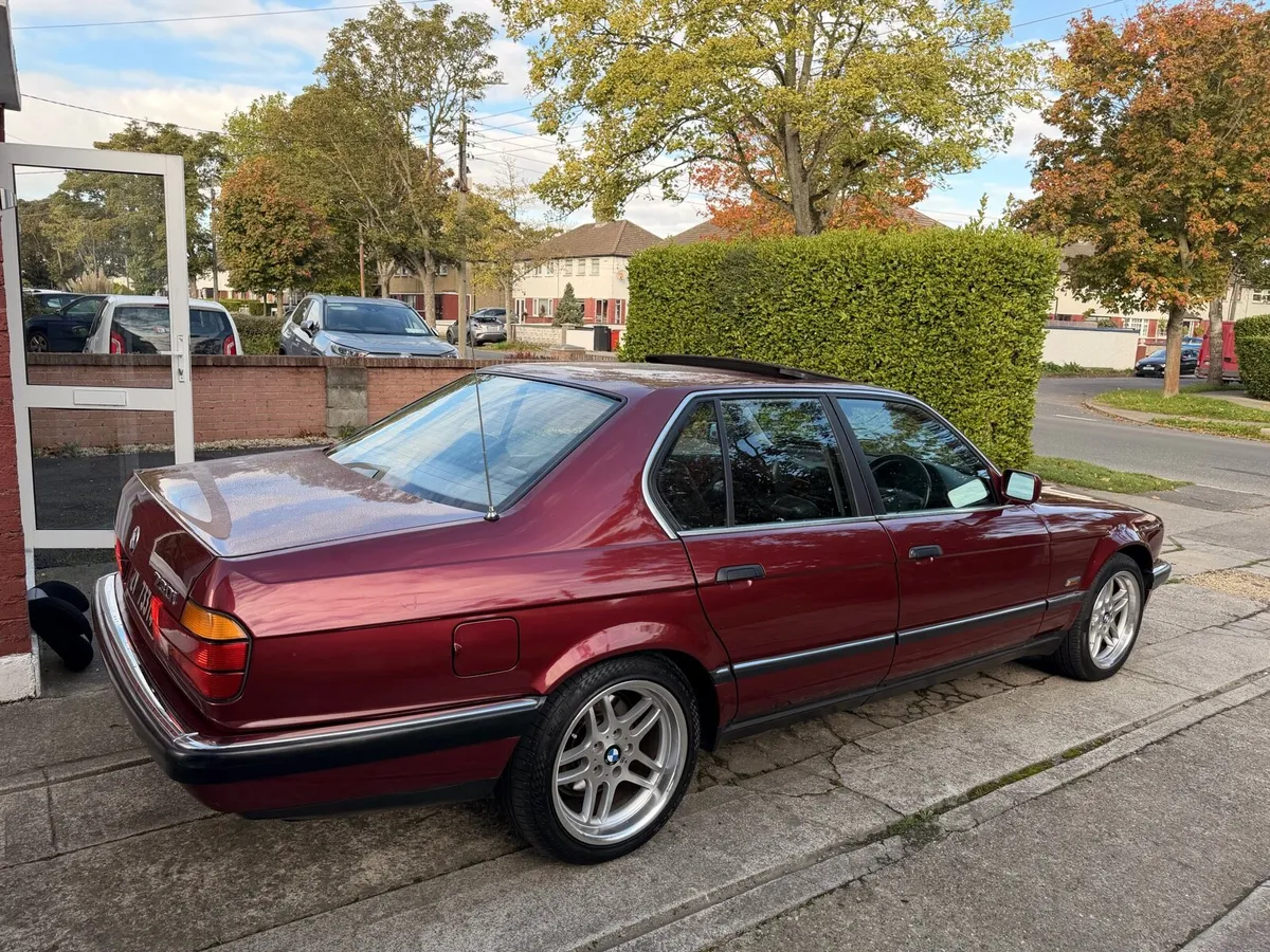 Bmw 1990 e32 - Image 2