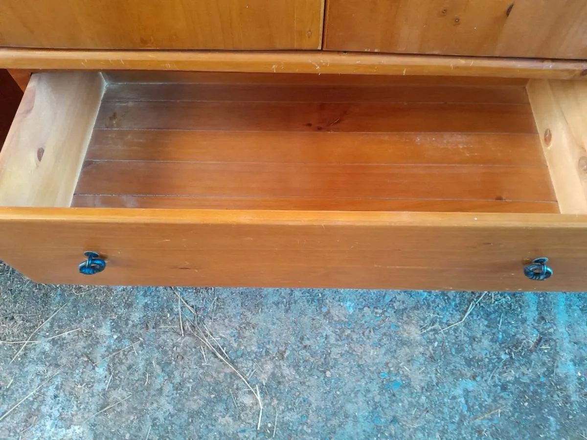 Wardrobes - Image 2