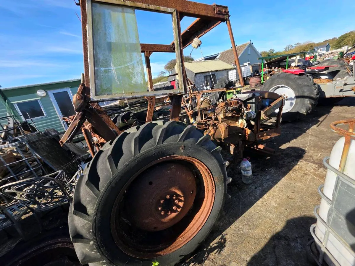 Leyland 245 Tractor - Image 1
