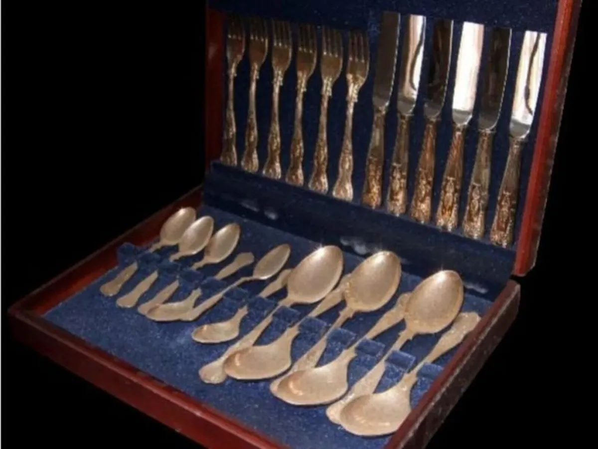 Pristine Unused Newbridge Silverware 24-Piece - Image 3