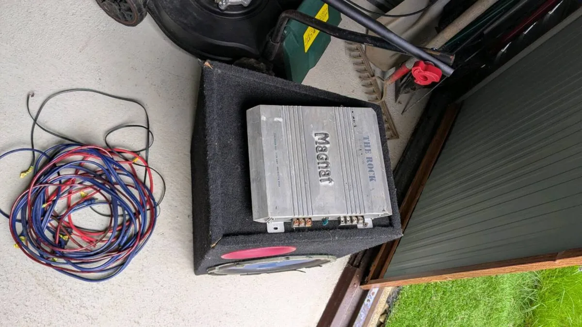 Car amplifier and subwoofer - Image 2