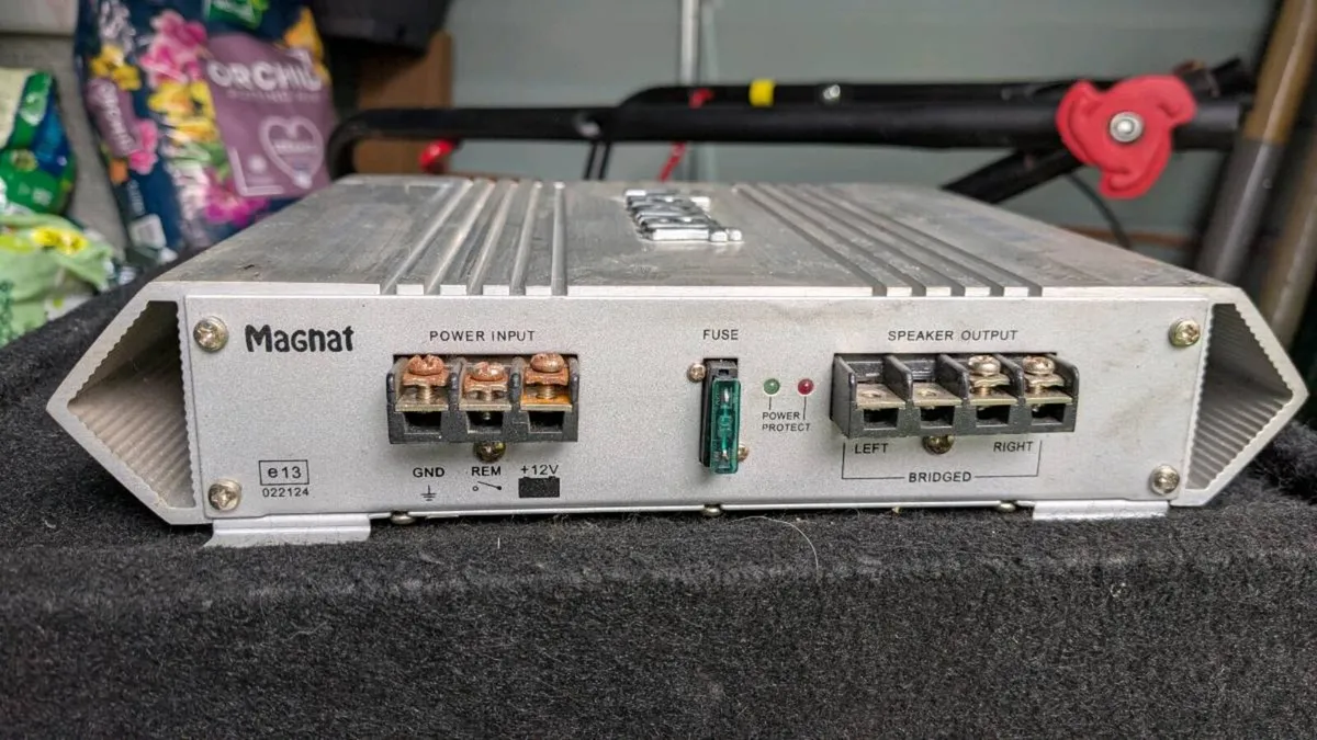 Car amplifier and subwoofer - Image 3