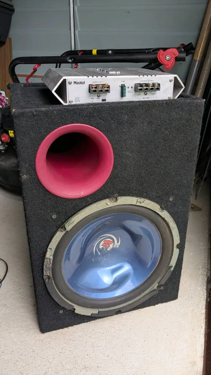 Car amplifier and subwoofer - Image 1