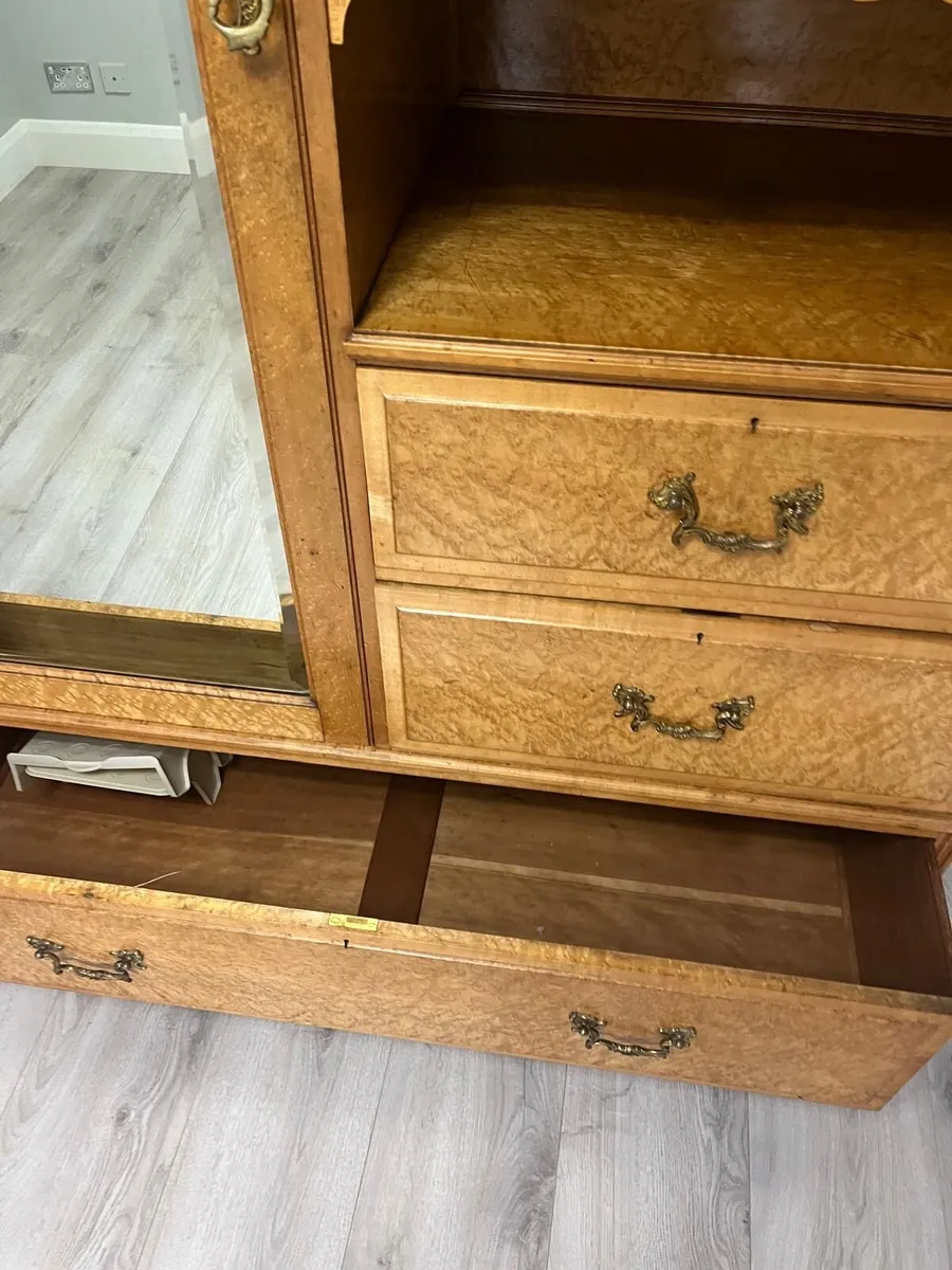Antique wardrobe - Image 2