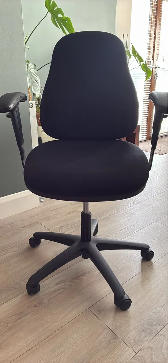 Office chair black - Image 1