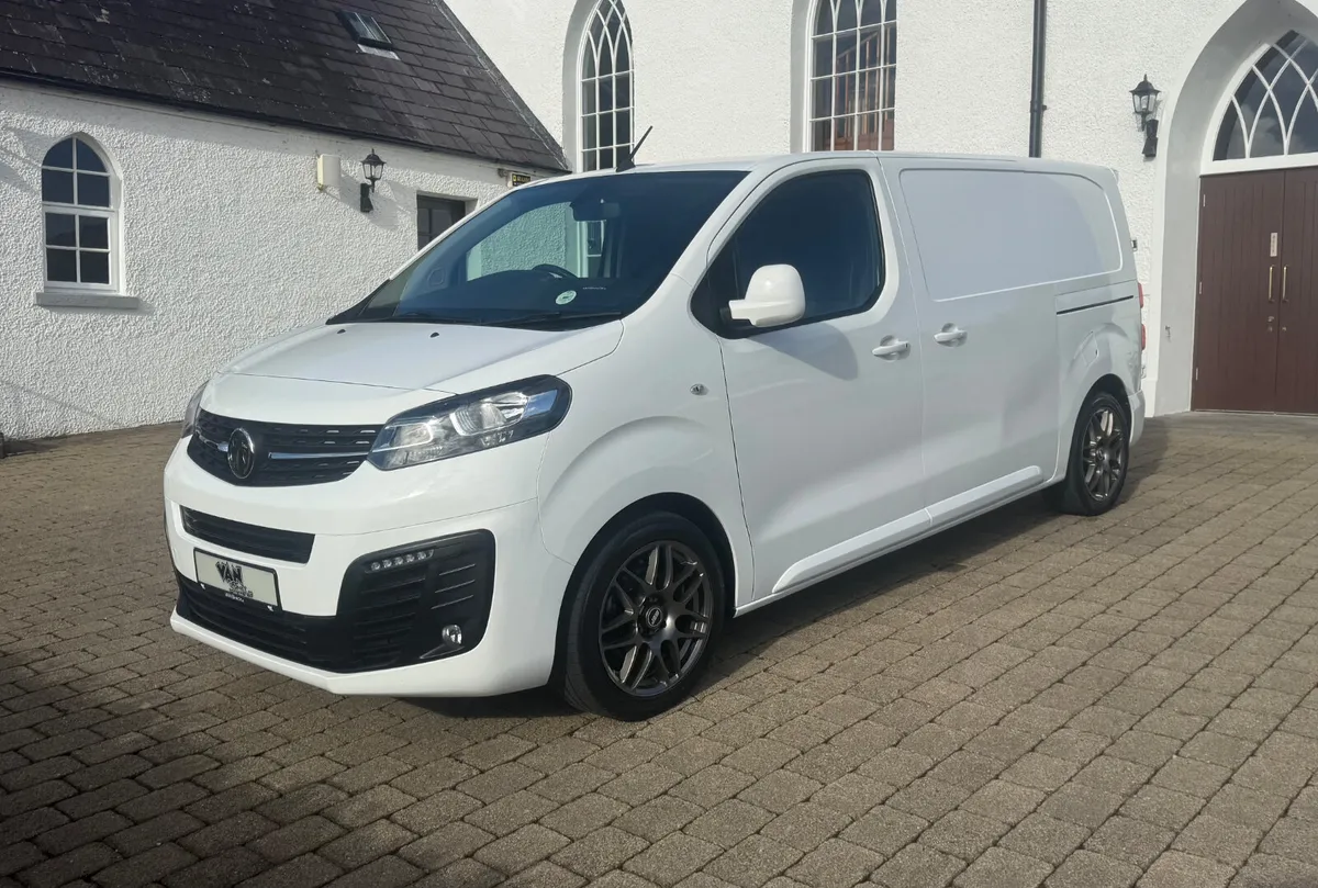 2019 (192Reg) Vauxhall Vivaro Sportive 120bhpq - Image 3