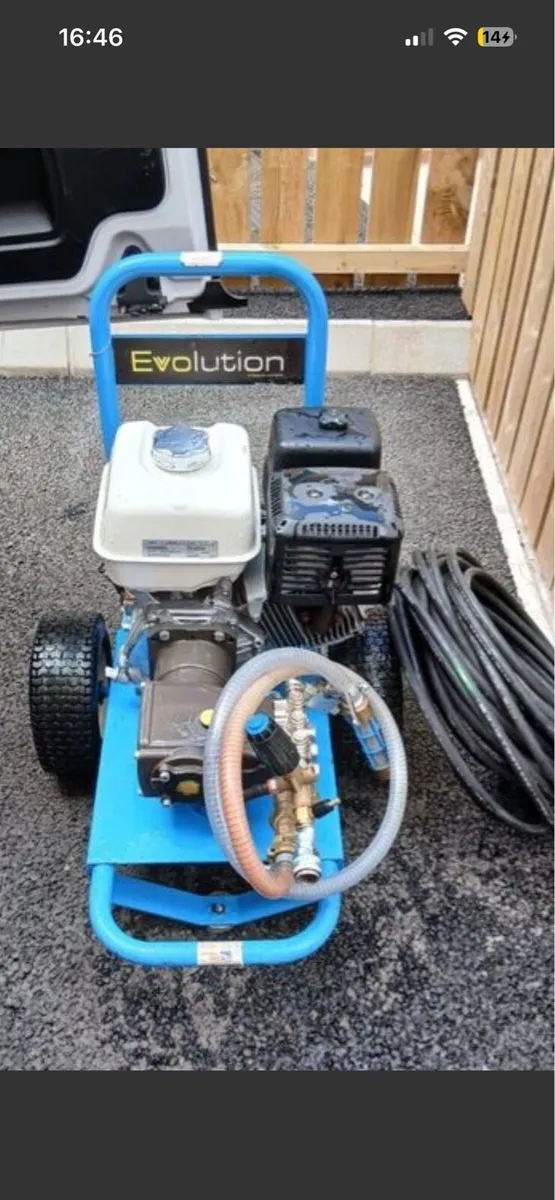 LIKE NEW HONDA POWER WASHER - Image 2