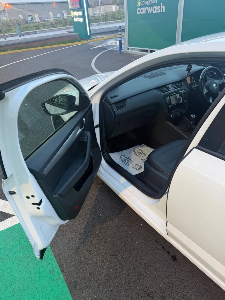 car - Image 4