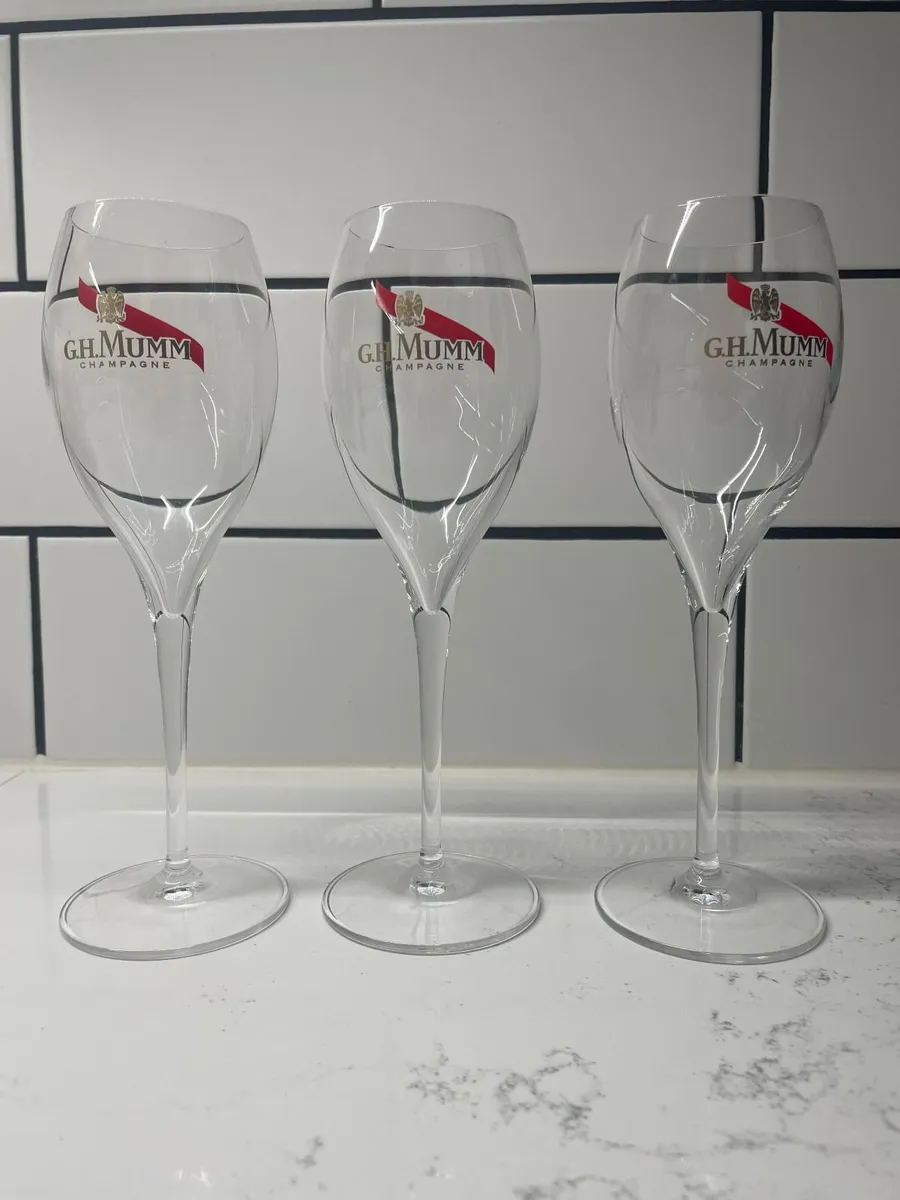G.H. Mumm champagne glasses x 3 - Image 3