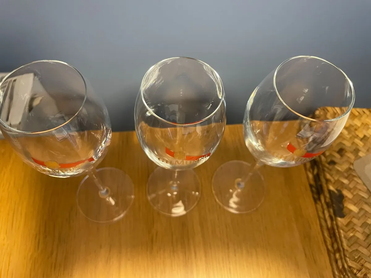 G.H. Mumm champagne glasses x 3 - Image 4