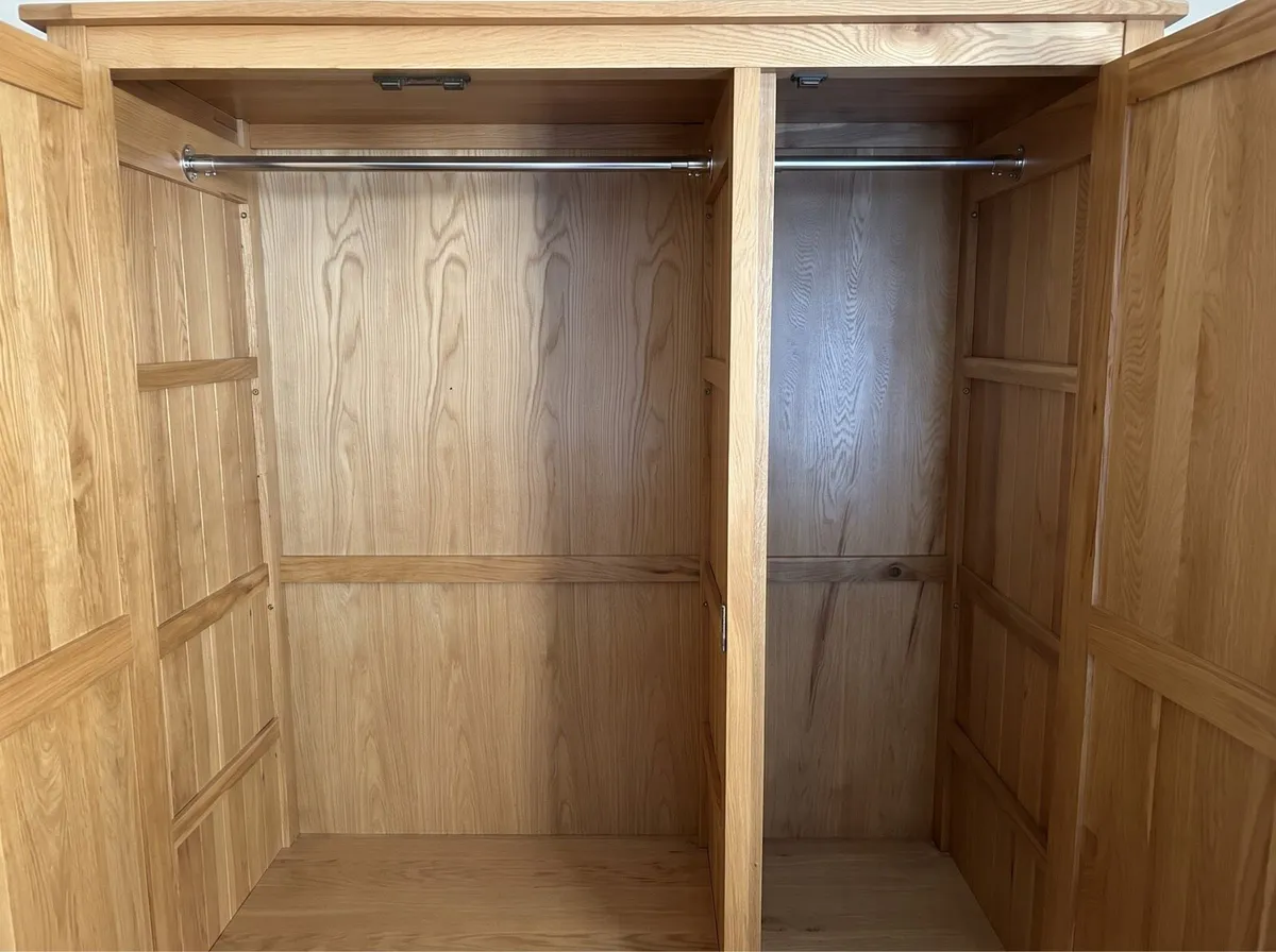 Oak wardrobe - Image 2