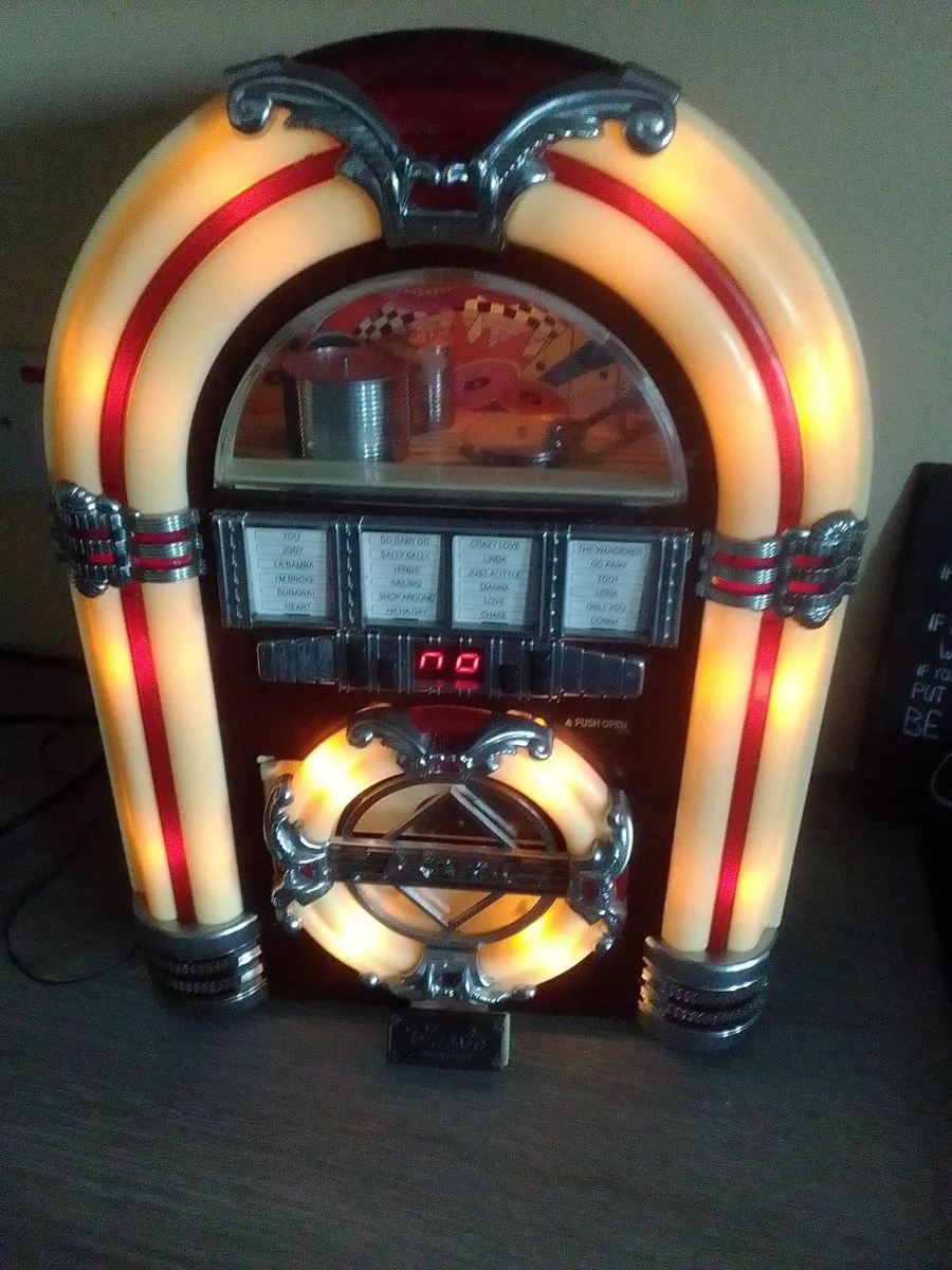 Radio and cd player - Image 1