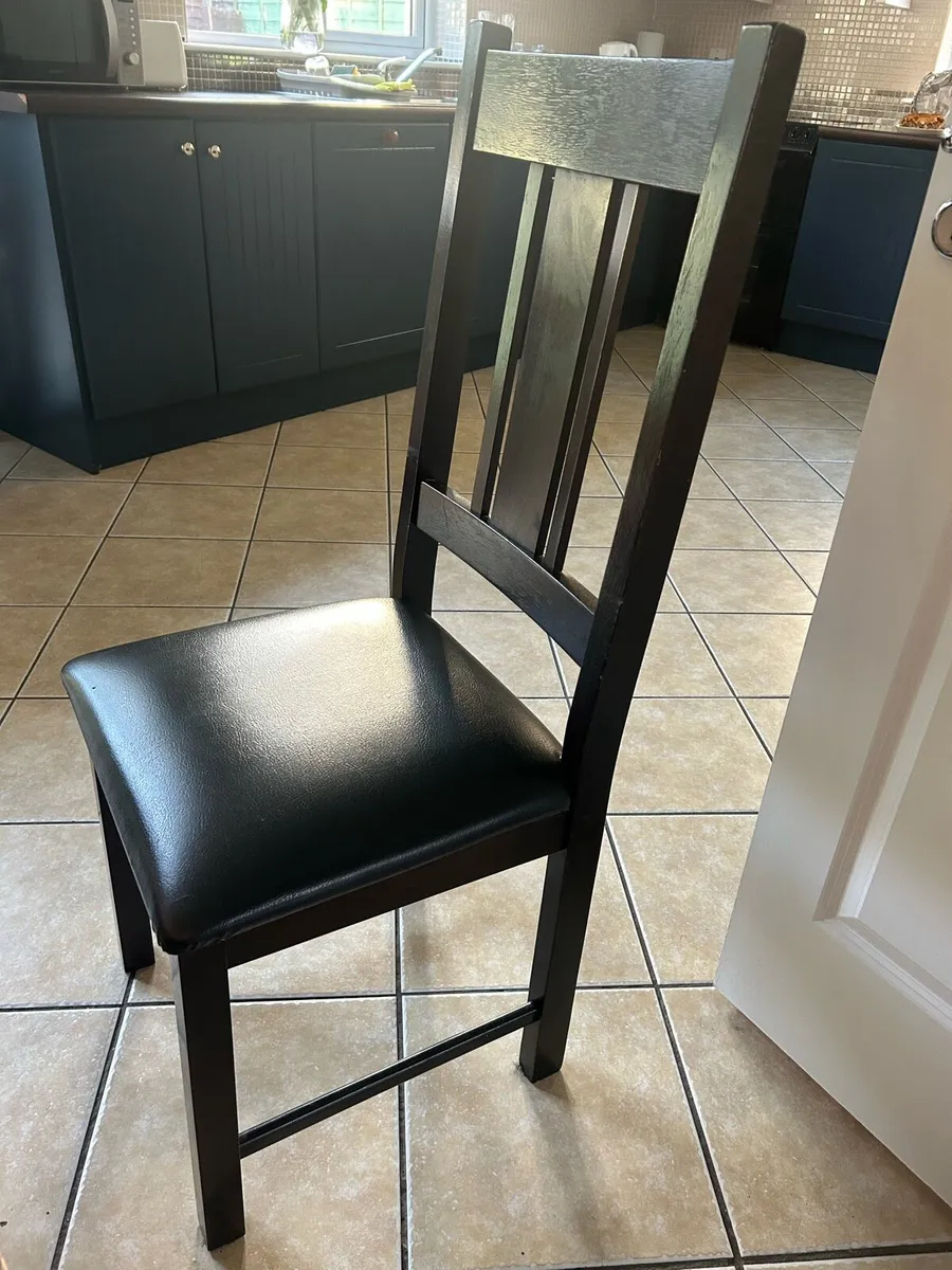 Kitchen table and 6 chairs - Image 1