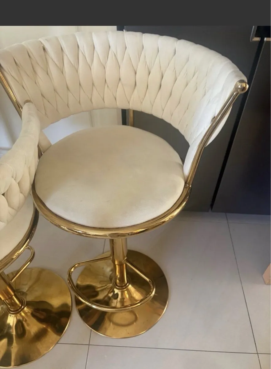 4 kitchen bar stools - Image 2