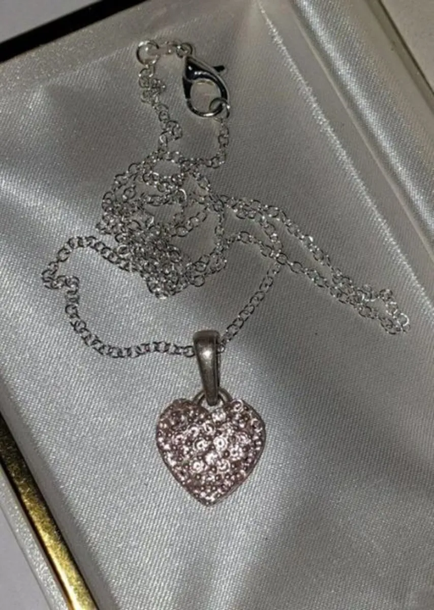 Vintage Irish Hallmarked Silver Pendant/Chain - Image 1