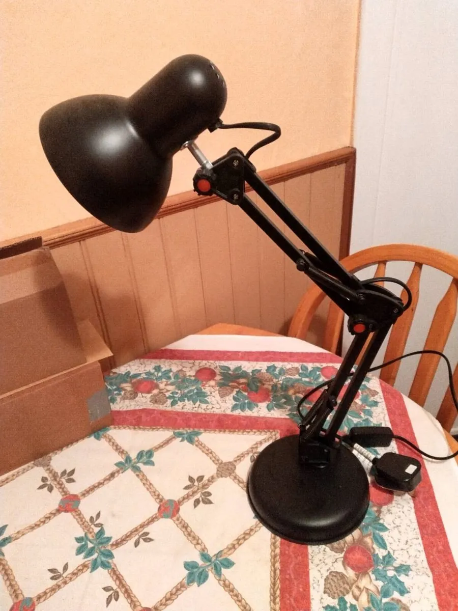 Adjustable swing arm desk lamp - Image 1
